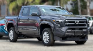 Toyota Tacoma 2WD SR5 Double Cab 5' Bed AT (Natl)