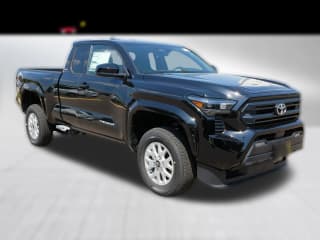 Toyota Tacoma 2WD SR5 XtraCab 6' Bed AT (Natl)