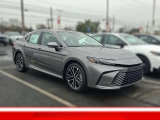 Toyota Camry XLE AWD (Natl)