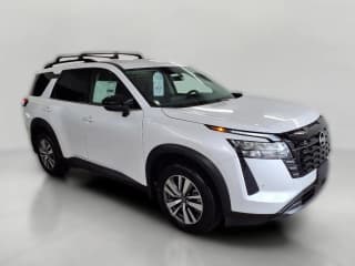 Nissan Pathfinder SL 4WD