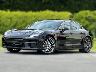 Porsche Panamera Base RWD