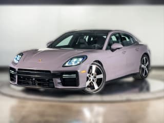 Porsche Panamera Base RWD