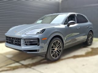Porsche Cayenne Base AWD