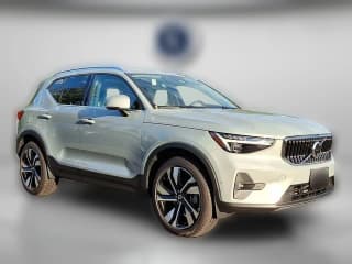 Volvo XC40 Ultra Bright Theme B5 AWD