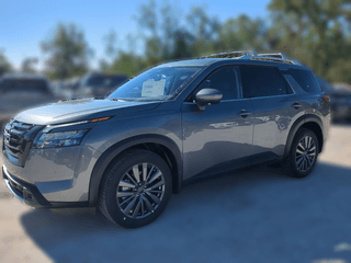 Nissan Pathfinder SL 2WD Nissan Pathfinder SL 2WD