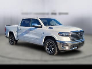 Ram 1500 Laramie 4x4 Crew Cab 5'7" Box Ram 1500 Laramie 4x4 Crew Cab 5'7" Box